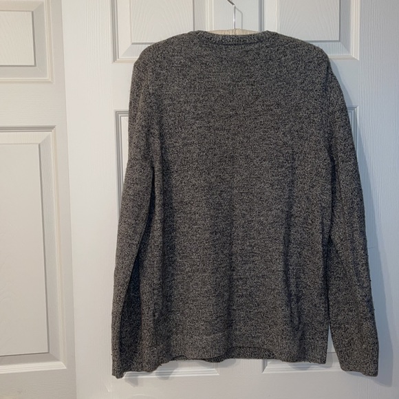 H and M Men’s Gray Heather Pullover Sweater - Picture 2 of 7